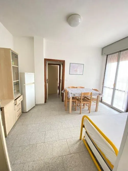 Complesso Mosaico Non Fornisce Prestazioni Di Carattere Alberghiero, Appartamenti Arredati Come Da Foto, Per Il Check In Agenzia Ferro Viale Francesco Petrarca 391 Lido Adriano Ra