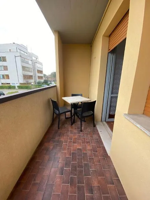Complesso Mosaico Non Fornisce Prestazioni Di Carattere Alberghiero, Appartamenti Arredati Come Da Foto, Per Il Check In Agenzia Ferro Viale Francesco Petrarca 391 Lido Adriano Ra 아파트