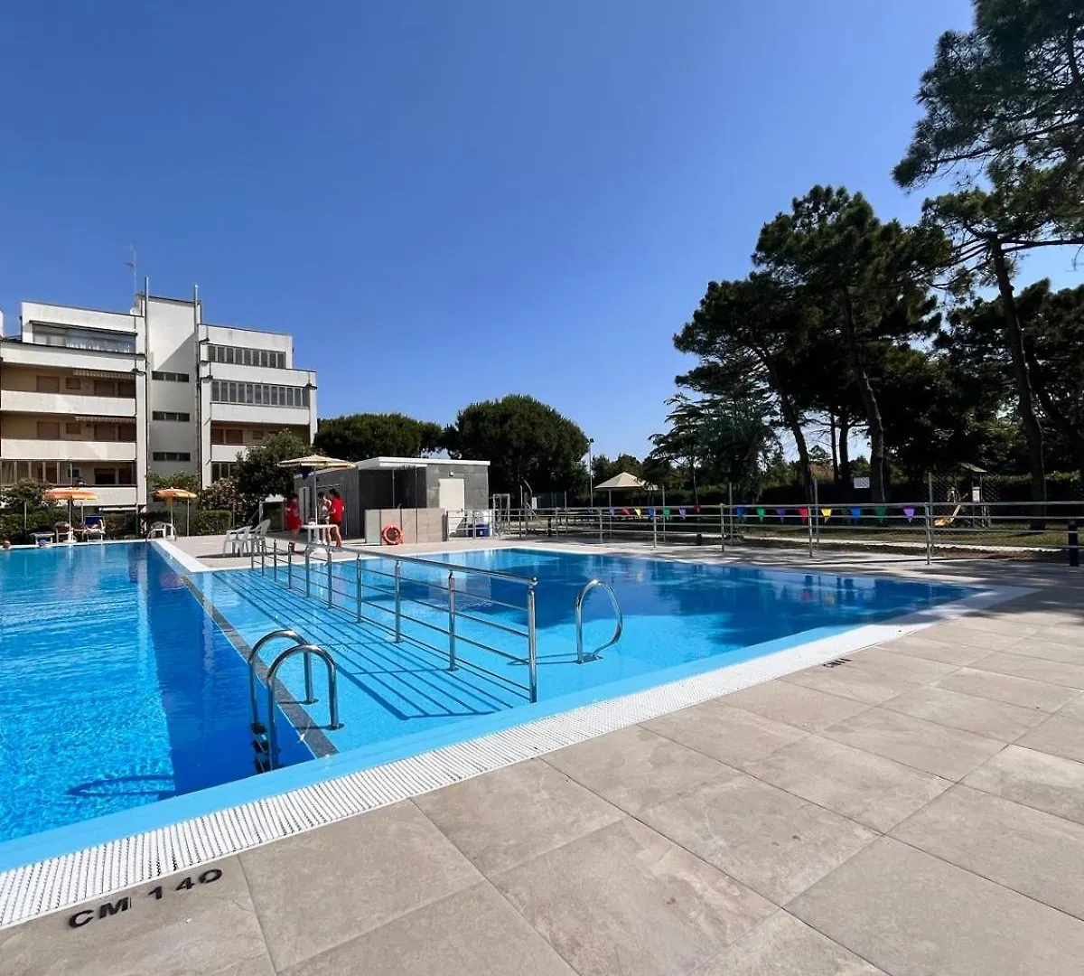 Complesso Mosaico Non Fornisce Prestazioni Di Carattere Alberghiero, Appartamenti Arredati Come Da Foto, Per Il Check In Agenzia Ferro Viale Francesco Petrarca 391 Lido Adriano Ra 0*,  이탈리아